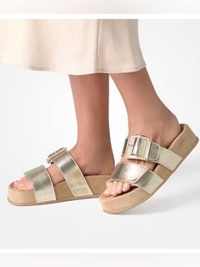 NWOT PAUL GREEN ALOHA SLIDES IN  Platino Metallic Future Size 11